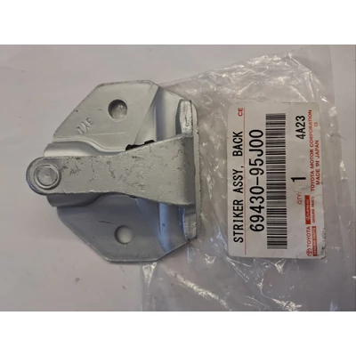 Toyota Hi-ace 1995-2011 Felfelé nyíló hátsó ajtó zárfogadó GYÁRI TOYOTA  69430-95J00